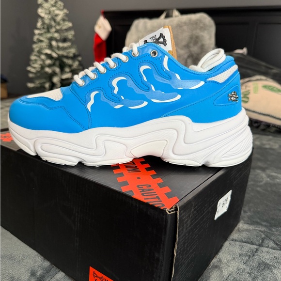 X LA Blue and White Sneakers - Picture 4 of 9